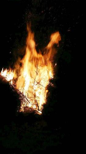 17 Osterfeuer2015